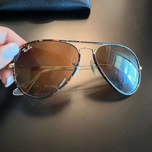 Ray bans with tortoise and brown lens